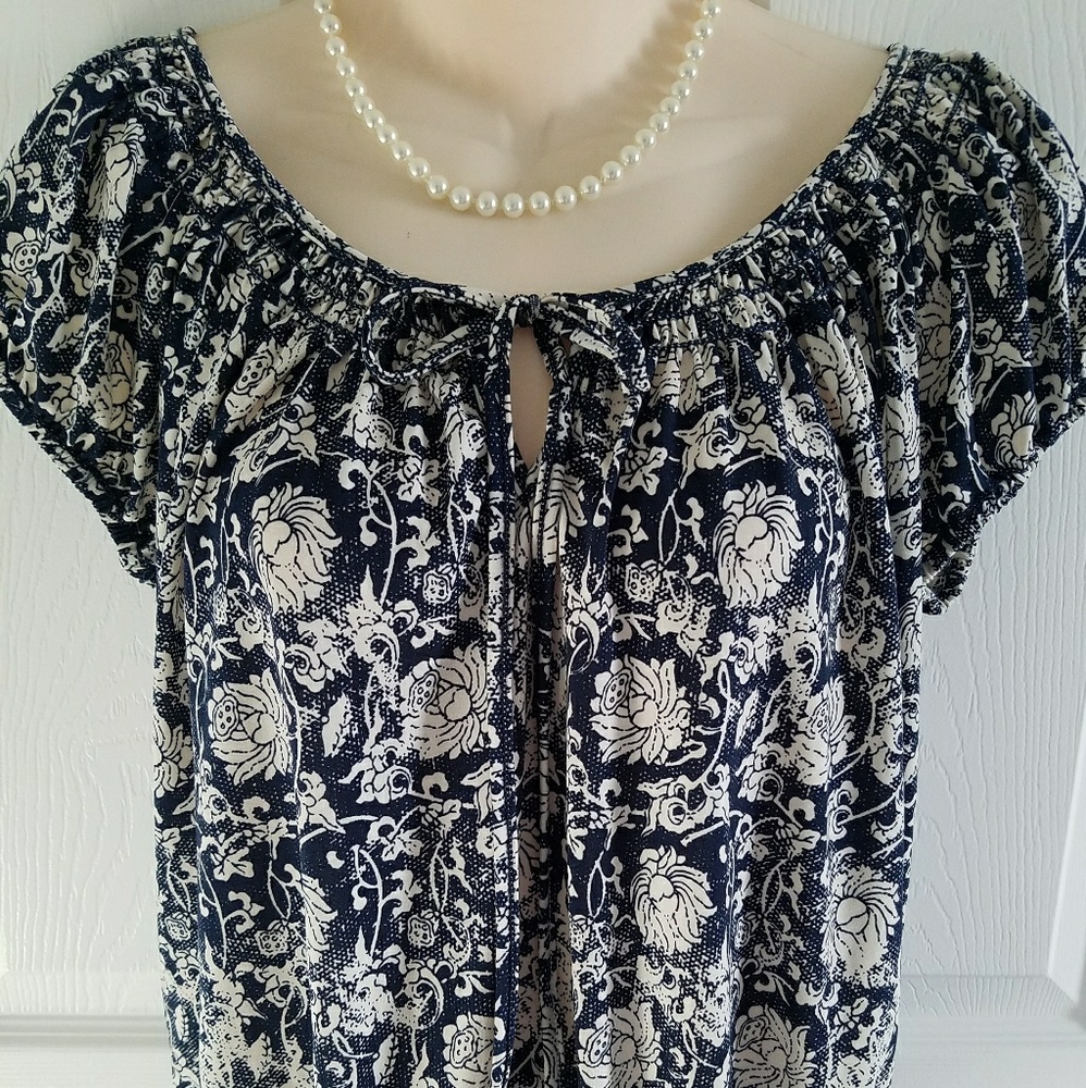 Max Studio short sleeve top
